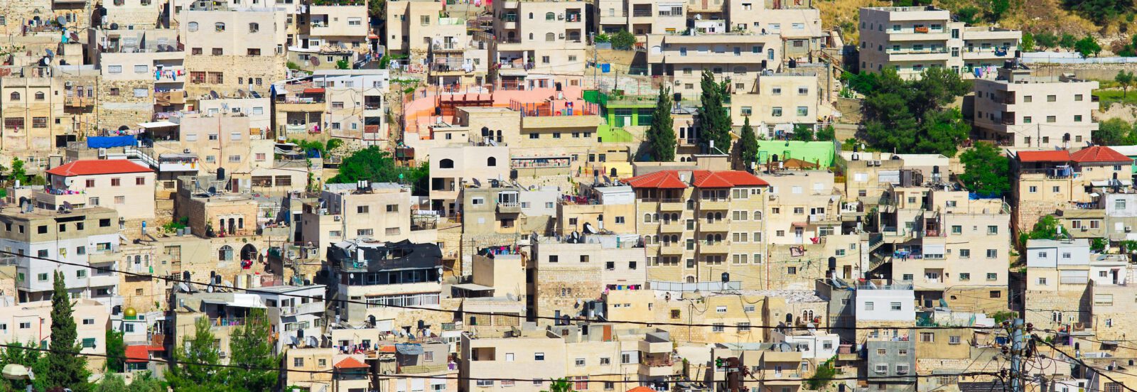 בנייה ישראלית ביהודה ושומרון כנגד התיישבות פלסטינית אסטרטגית