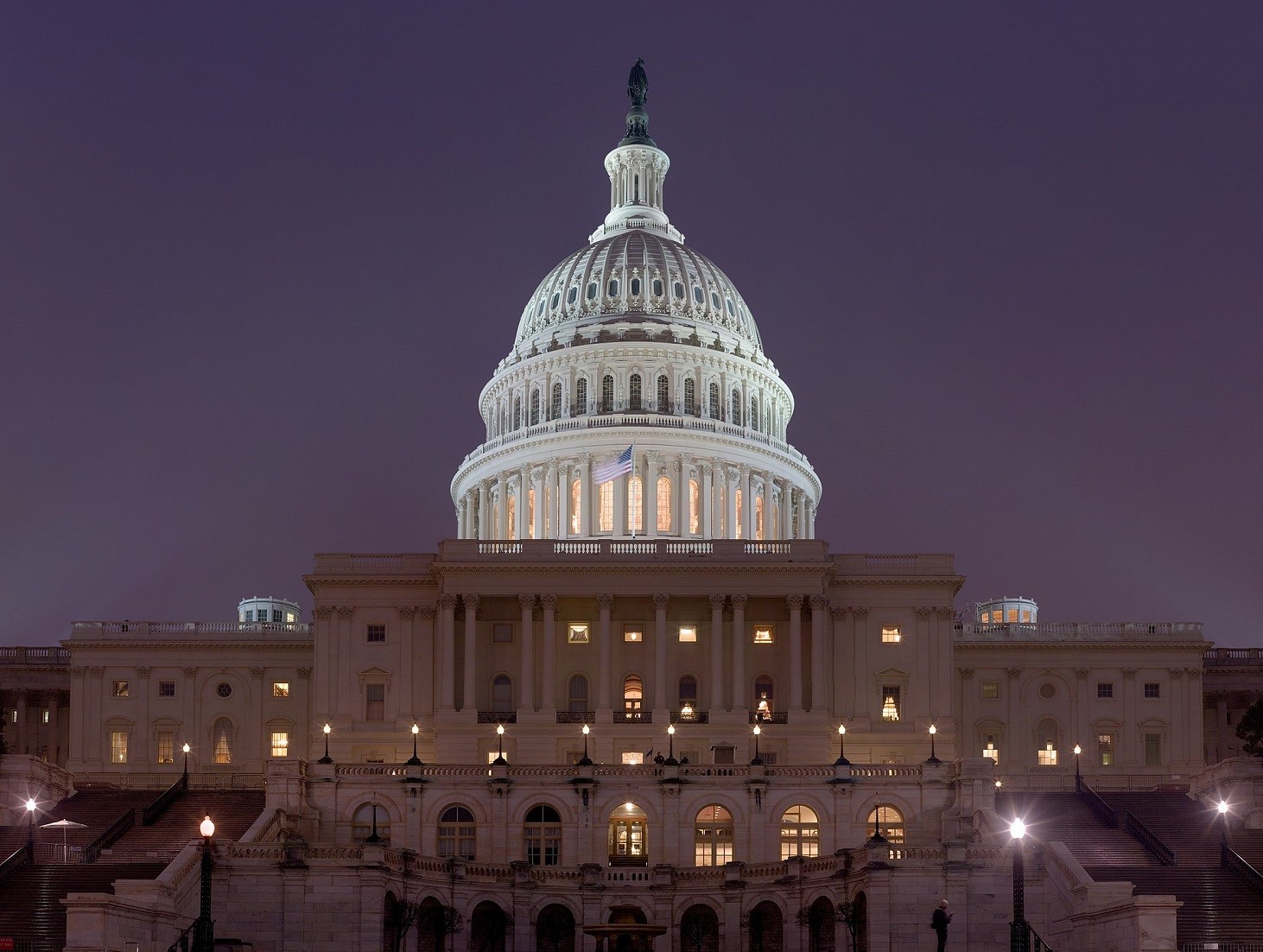 us_capitol_building_at_night_jan_2006