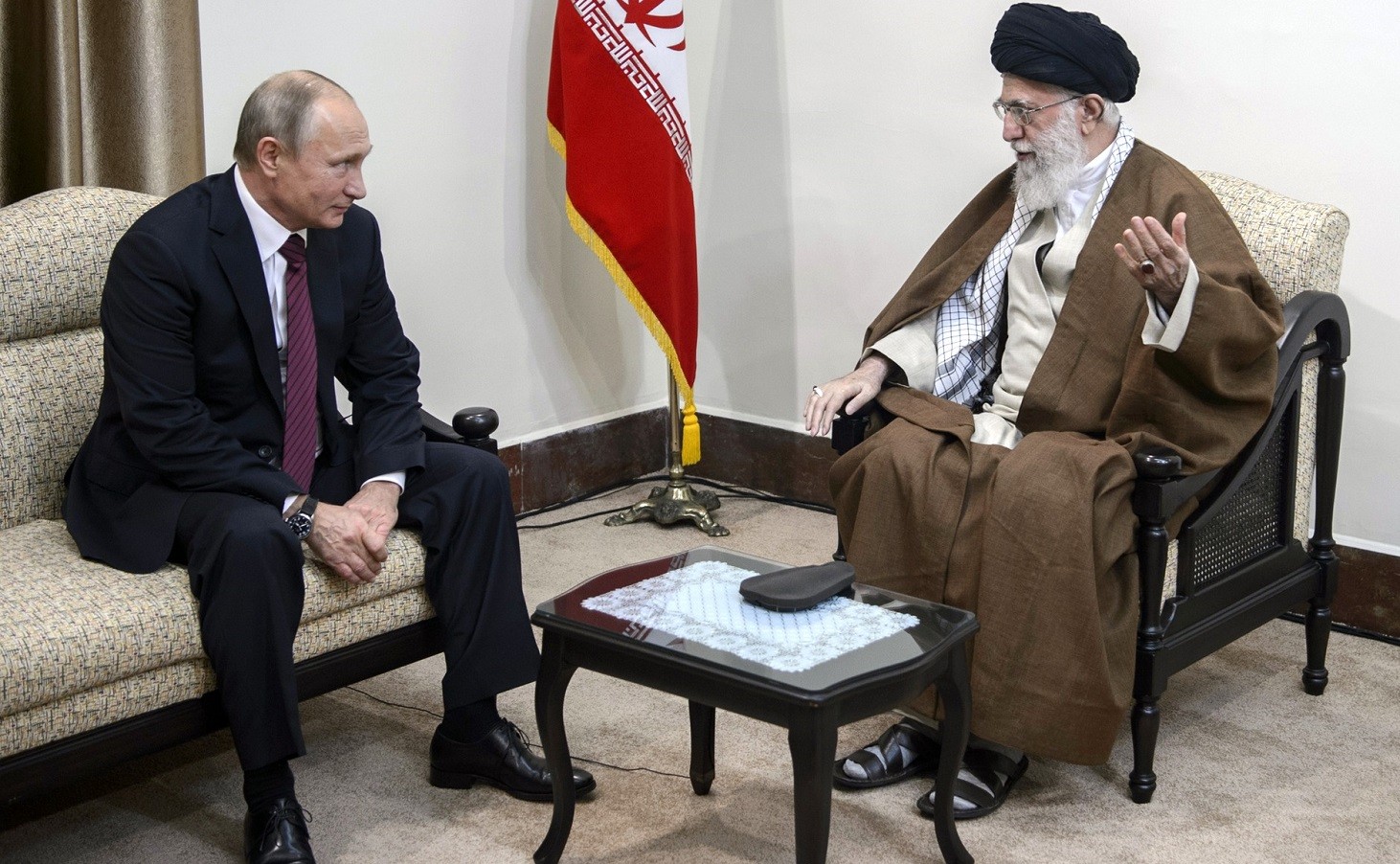 vladimir_putin_and_ali_khamenei_2017-11-01_01